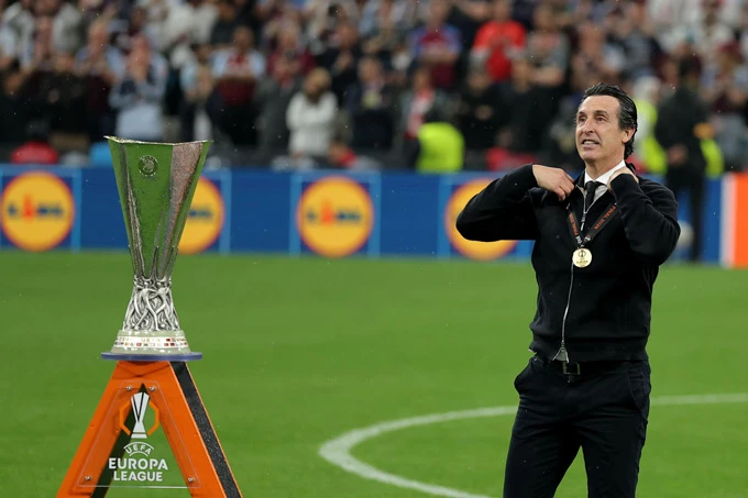 Unai Emery đi vào lịch sử sau chức vô địch Europa League cùng Aston Villa Unai Emery đi vào lịch sử sau chức vô địch Europa League cùng Aston Villa