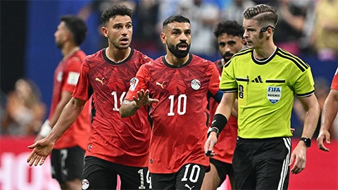 VAR đúng hay sai khi từ chối bàn của Ai Cập trước Argentina? VAR đúng hay sai khi từ chối bàn của Ai Cập trước Argentina?