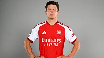 Vì sao Arsenal chi 34 triệu bảng cho Christos Tzolis?