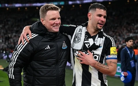 Vì sao HLV Eddie Howe đột ngột chia tay Newcastle? Vì sao HLV Eddie Howe đột ngột chia tay Newcastle?