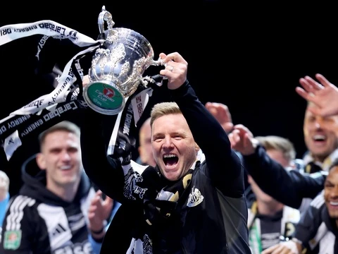 Vì sao HLV Eddie Howe đột ngột chia tay Newcastle? Vì sao HLV Eddie Howe đột ngột chia tay Newcastle?