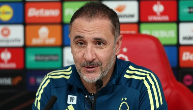 Vitor Pereira cân nhắc để McAtee và Bakwa đá chính trước Porto Vitor Pereira cân nhắc để McAtee và Bakwa đá chính trước Porto