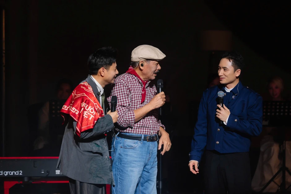 “Anh Trịnh Công Sơn nói với tôi: Tiến à, mình già quá rồi, không nên lên sân khấu nữa” “Anh Trịnh Công Sơn nói với tôi: Tiến à, mình già quá rồi, không nên lên sân khấu nữa”