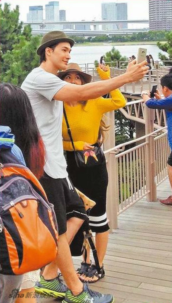 “Hồng hài nhi” ra yêu sách với nữ ca sĩ giàu nhất showbiz để kết hôn, netizen nghe mà mắc cỡ giùm “Hồng hài nhi” ra yêu sách với nữ ca sĩ giàu nhất showbiz để kết hôn, netizen nghe mà mắc cỡ giùm