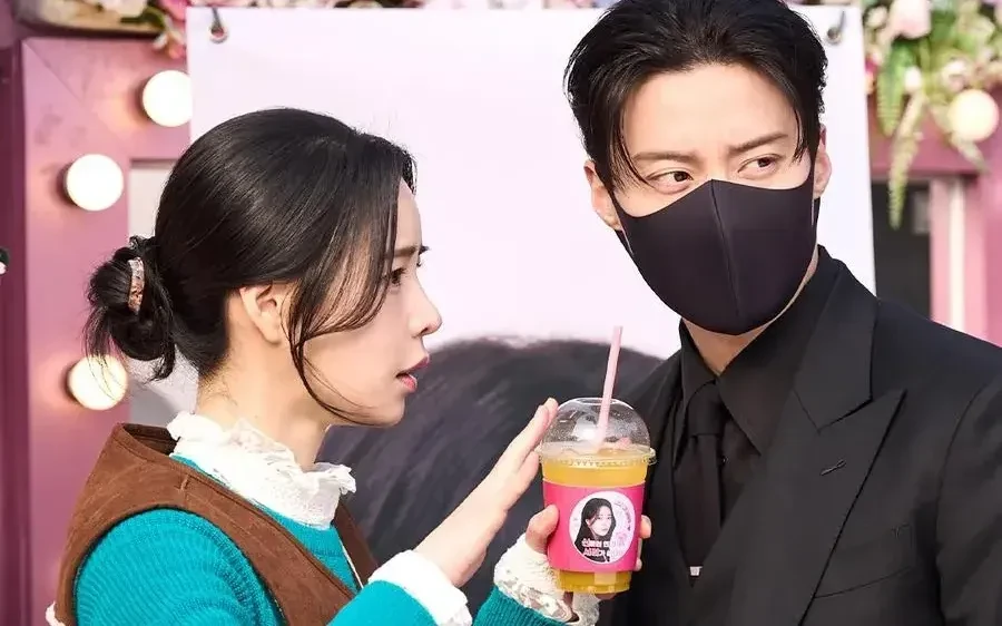 “Kẻ thù Hoàng gia của tôi” đạt tỉ suất người xem 2 con số nhờ màn tỏ tình ấn tượng “Kẻ thù Hoàng gia của tôi” đạt tỉ suất người xem 2 con số nhờ màn tỏ tình ấn tượng