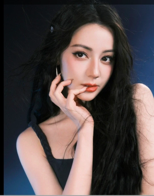 “Mỹ nhân Tân Cương” Địch Lệ Nhiệt Ba đang hẹn hò thiếu gia kém 8 tuổi? “Mỹ nhân Tân Cương” Địch Lệ Nhiệt Ba đang hẹn hò thiếu gia kém 8 tuổi?