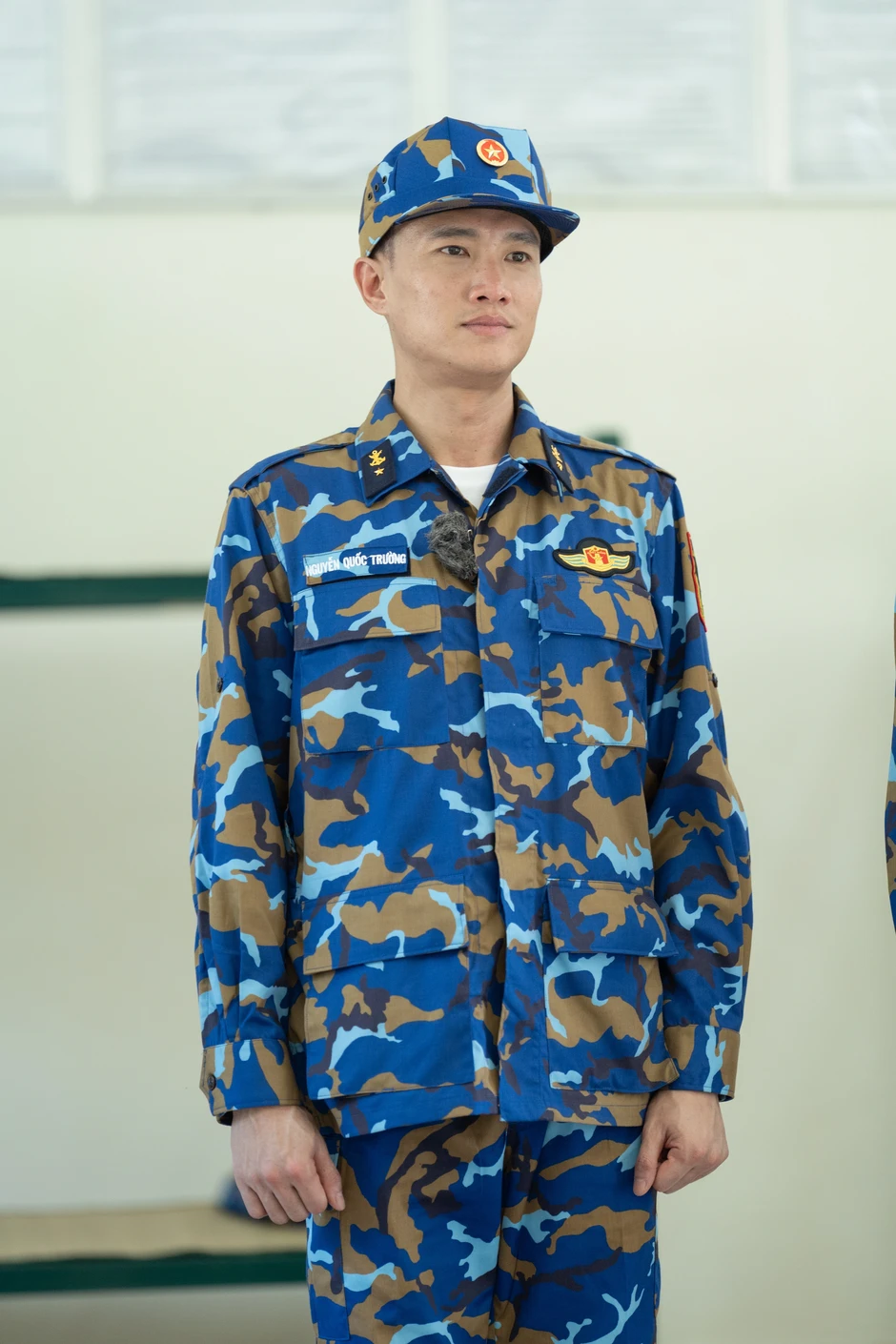 “Nam thần màn ảnh” Quốc Trường gây choáng với mặt sạm đen, tóc ngắn cũn “Nam thần màn ảnh” Quốc Trường gây choáng với mặt sạm đen, tóc ngắn cũn
