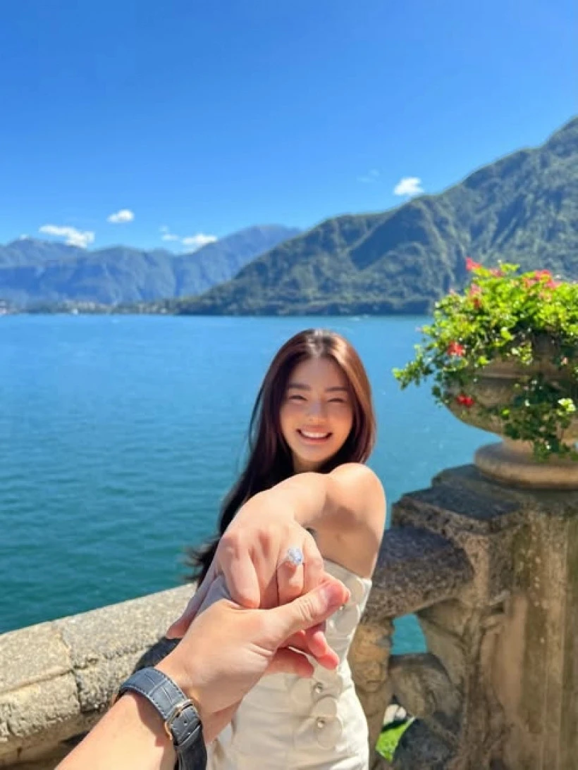 “Ngọc nữ phông bạt” được thiếu gia nghìn tỷ ngành ngân hàng cầu hôn bằng nhẫn kim cương khủng, nhan sắc đàng trai khiến MXH ngớ người