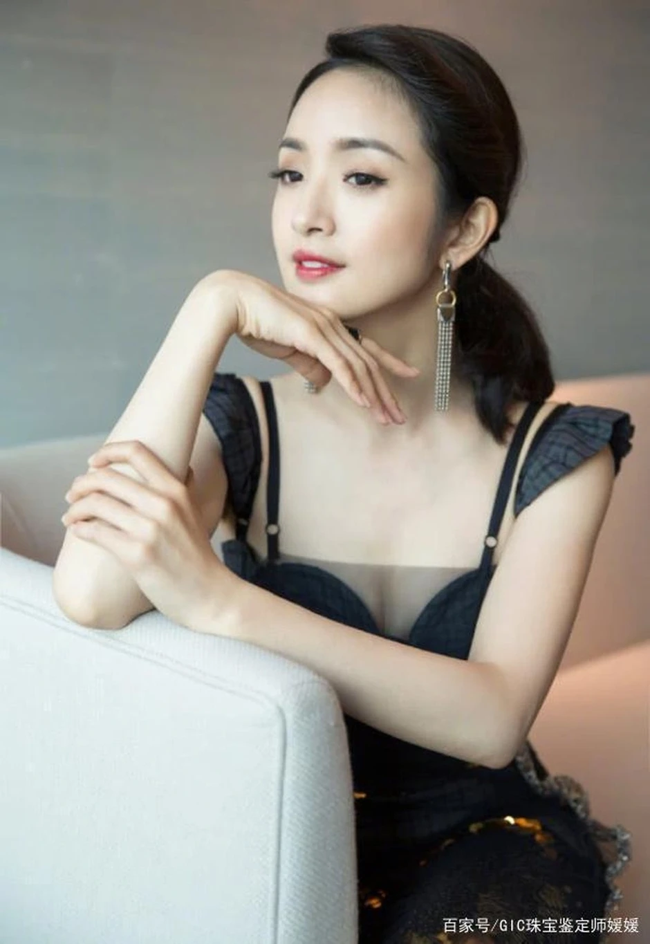“Nữ thần thanh xuân”: Gây sốc vì vẻ ngoài lão hóa, 10 năm hôn nhân xa cách “Nữ thần thanh xuân”: Gây sốc vì vẻ ngoài lão hóa, 10 năm hôn nhân xa cách