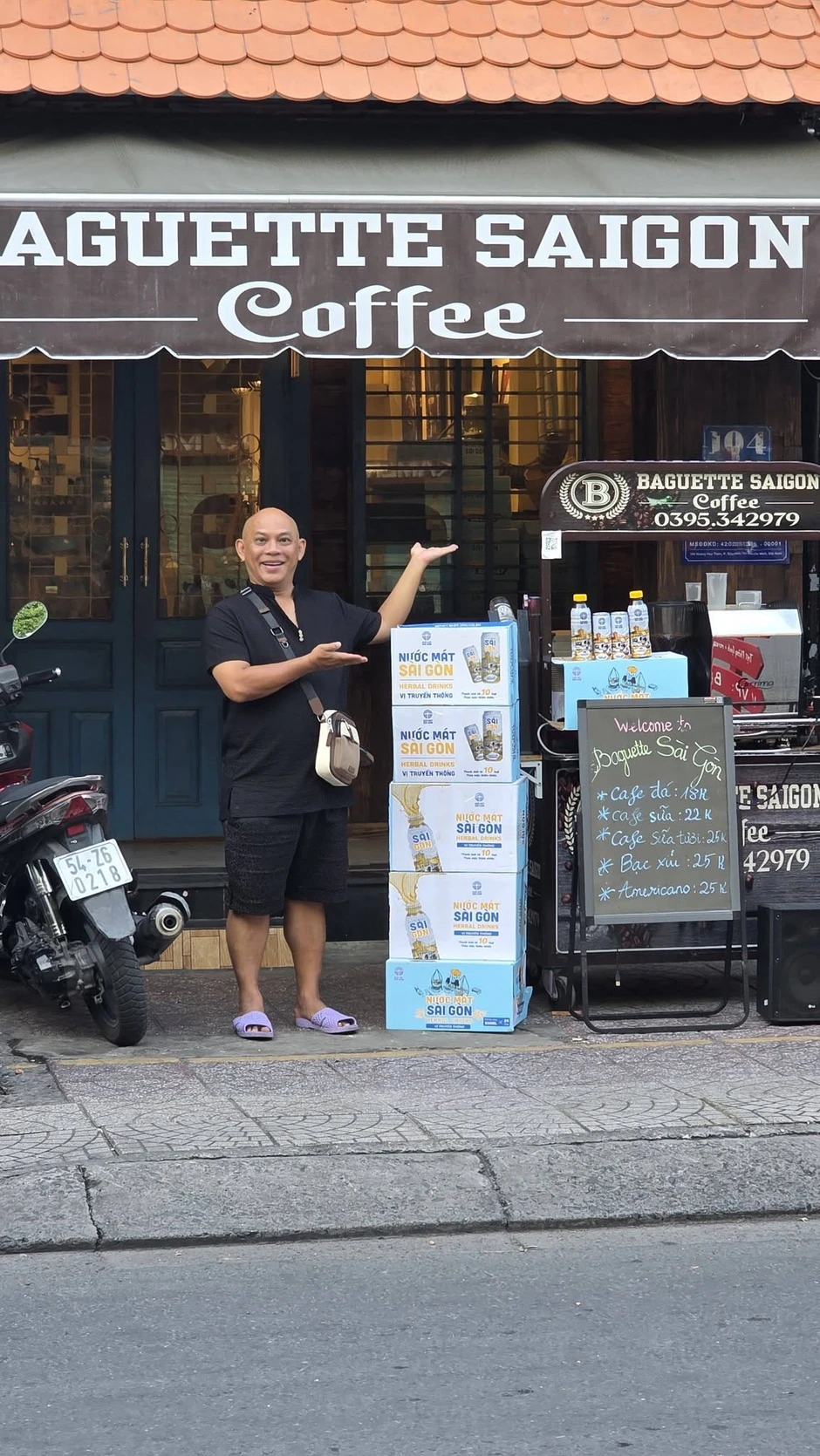 “Ông trùm giải trí” khét tiếng một thời U60 từng bỏ TP.HCM để về bán tạp hóa, mở tiệm bánh mì ở Nha Trang “Ông trùm giải trí” khét tiếng một thời U60 từng bỏ TP.HCM để về bán tạp hóa, mở tiệm bánh mì ở Nha Trang