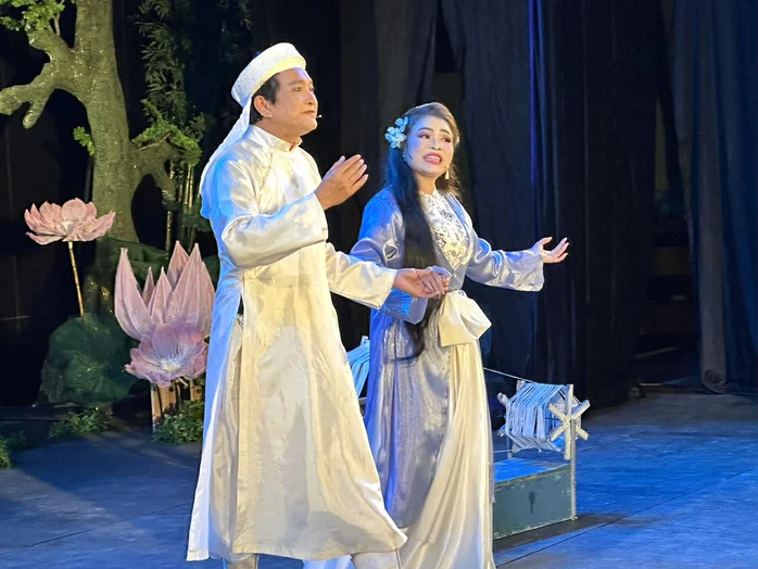 "Bắc – Nam một dải xuân hồng": Đêm nghệ thuật kết nối hai miền rực rỡ giữa lòng Hà Nội "Bắc – Nam một dải xuân hồng": Đêm nghệ thuật kết nối hai miền rực rỡ giữa lòng Hà Nội