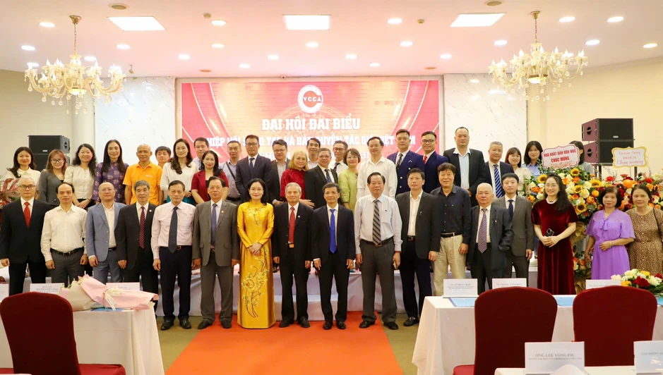 "Bảo vệ quyền chưa đủ để hình thành một ngành công nghiệp văn hóa mạnh” "Bảo vệ quyền chưa đủ để hình thành một ngành công nghiệp văn hóa mạnh”