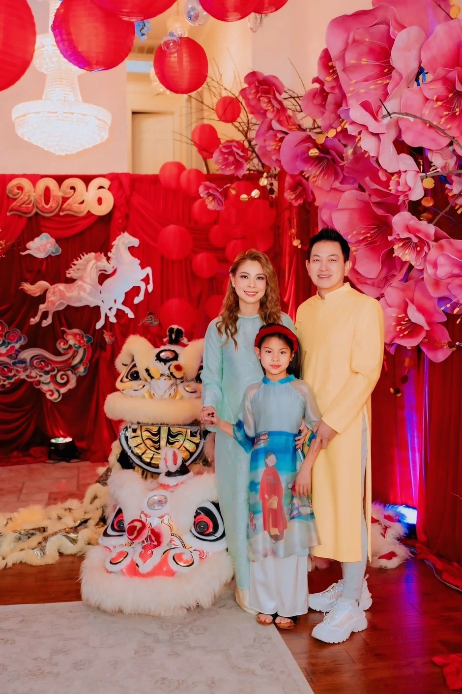 "Búp bê" Thanh Thảo xúc động trước hành động đặc biệt của chồng Việt kiều "Búp bê" Thanh Thảo xúc động trước hành động đặc biệt của chồng Việt kiều