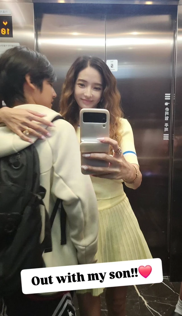"Búp bê xứ Hàn" bỏ phố về quê, muốn ăn gì cũng phải chờ giao bằng thuyền "Búp bê xứ Hàn" bỏ phố về quê, muốn ăn gì cũng phải chờ giao bằng thuyền