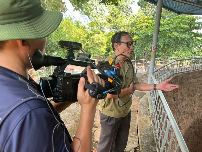 "Điểm cuối con đường huyền thoại": Theo dấu những người làm nên lịch sử "Điểm cuối con đường huyền thoại": Theo dấu những người làm nên lịch sử