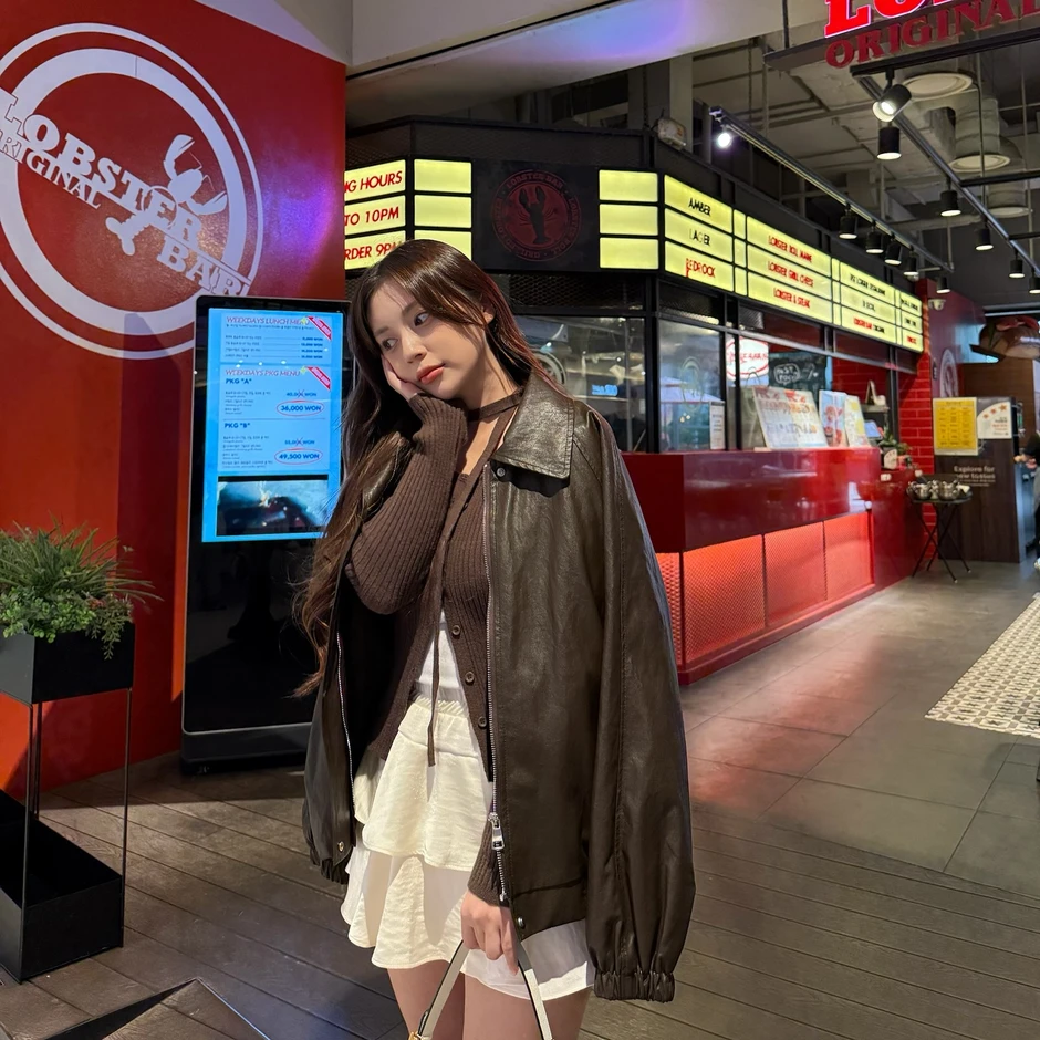 "Em gái" Hari Won - mỹ nhân liên tục được Rolls-Royce 40 tỷ đưa đón: Visual chuẩn idol từng được Noo Phước Thịnh để ý "Em gái" Hari Won - mỹ nhân liên tục được Rolls-Royce 40 tỷ đưa đón: Visual chuẩn idol từng được Noo Phước Thịnh để ý