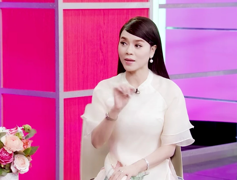 "Họ bảo tôi sao có chồng mà giấu, có con mà nói láo" "Họ bảo tôi sao có chồng mà giấu, có con mà nói láo"