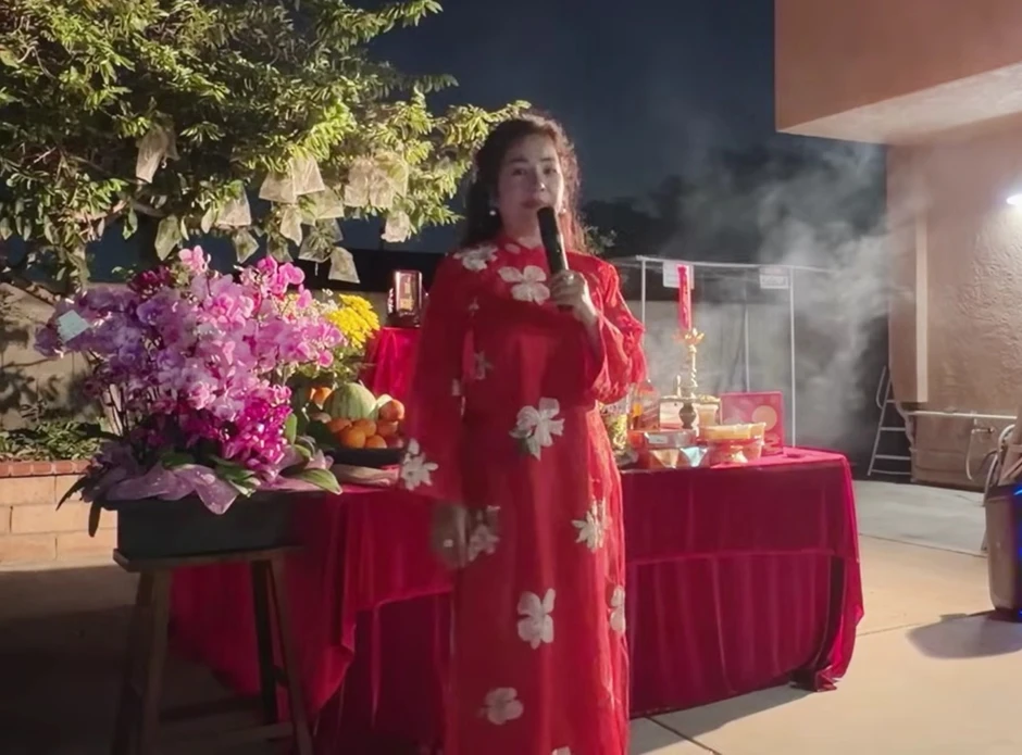 "Một nghệ sĩ từ Việt Nam qua Mỹ diễn show qua đời ngay trong lúc đi show" "Một nghệ sĩ từ Việt Nam qua Mỹ diễn show qua đời ngay trong lúc đi show"