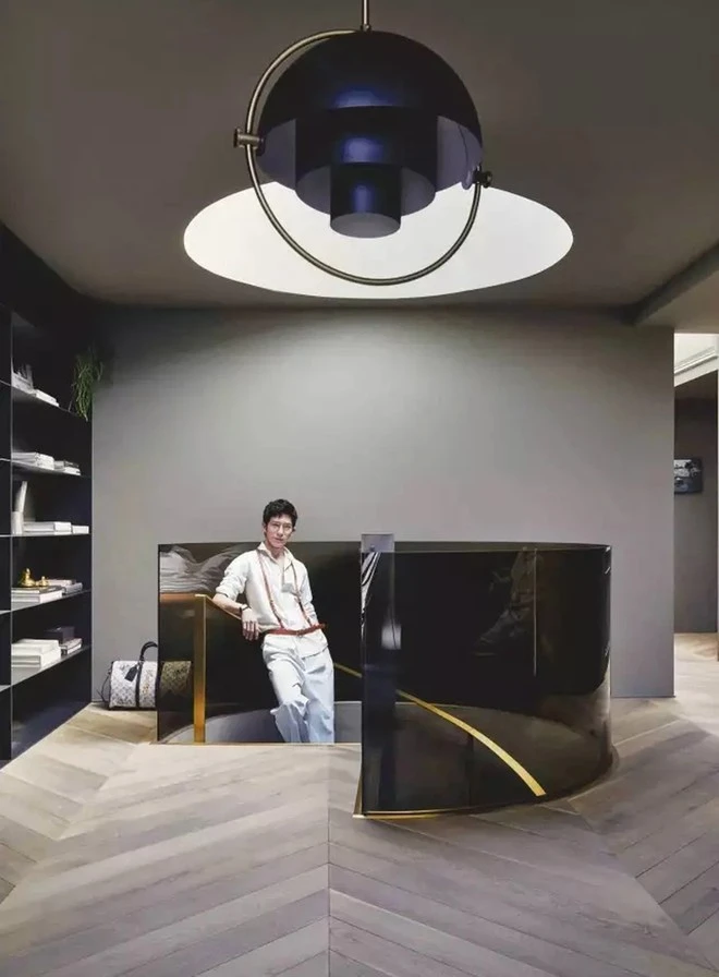 "Người đàn ông có gu nhất Bắc Kinh" Tỉnh Bách Nhiên: Trong nhà ngập đồ hiệu, món decor nhỏ xíu cũng có giá 9 chữ số "Người đàn ông có gu nhất Bắc Kinh" Tỉnh Bách Nhiên: Trong nhà ngập đồ hiệu, món decor nhỏ xíu cũng có giá 9 chữ số