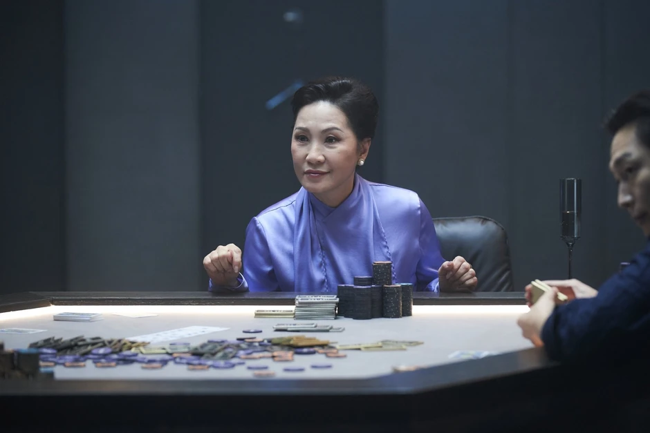 "Người mẹ của nửa showbiz Việt"