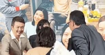 "Người mẹ của nửa showbiz Việt"