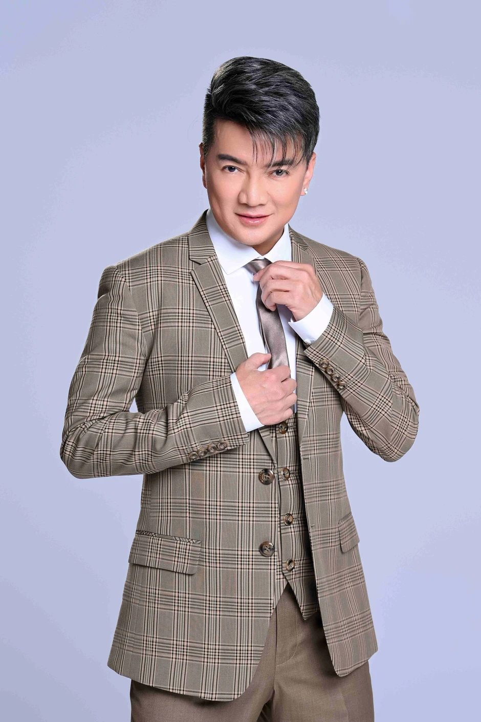 "Ông hoàng nhạc Việc" đang đi bán cà phê ở khu Thảo Điền, TP.HCM được tấm tắc khen ở tuổi U60 "Ông hoàng nhạc Việc" đang đi bán cà phê ở khu Thảo Điền, TP.HCM được tấm tắc khen ở tuổi U60