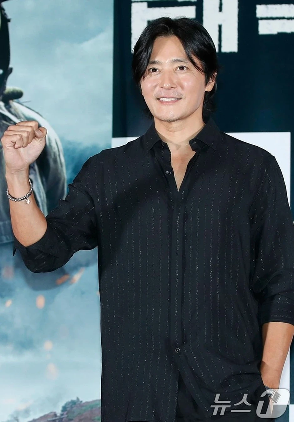 "Quý ông hoàn hảo" Jang Dong Gun gây chú ý với diện mạo khác lạ ở tuổi 54 "Quý ông hoàn hảo" Jang Dong Gun gây chú ý với diện mạo khác lạ ở tuổi 54
