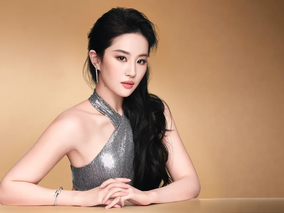 "Thần tiên tỷ tỷ" Lưu Diệc Phi diện váy của Lê Thanh Hòa "Thần tiên tỷ tỷ" Lưu Diệc Phi diện váy của Lê Thanh Hòa