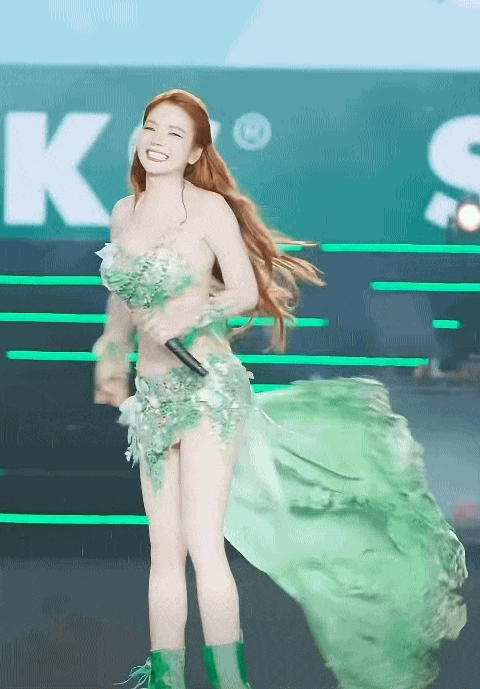 "Thót tim" trước diện mạo bỏng mắt của mỹ nữ hot nhất làng DJ Việt hiện tại "Thót tim" trước diện mạo bỏng mắt của mỹ nữ hot nhất làng DJ Việt hiện tại