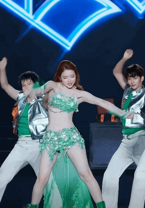 "Thót tim" trước diện mạo bỏng mắt của mỹ nữ hot nhất làng DJ Việt hiện tại "Thót tim" trước diện mạo bỏng mắt của mỹ nữ hot nhất làng DJ Việt hiện tại