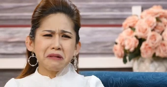 "Tôi bỏ về khóc nức nở, tự hỏi khi nào ngẩng mặt lên được"