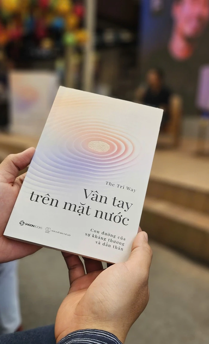 "Vân tay trên mặt nước": Hành trình đối thoại đầy nhân bản "Vân tay trên mặt nước": Hành trình đối thoại đầy nhân bản