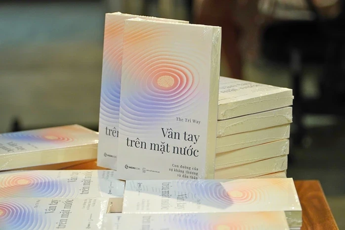 "Vân tay trên mặt nước": Hành trình đối thoại đầy nhân bản "Vân tay trên mặt nước": Hành trình đối thoại đầy nhân bản