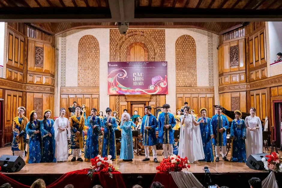 “Sắc Hương Bốn Mùa”: Thanh âm cố đô qua nhạc cụ truyền thống “Sắc Hương Bốn Mùa”: Thanh âm cố đô qua nhạc cụ truyền thống