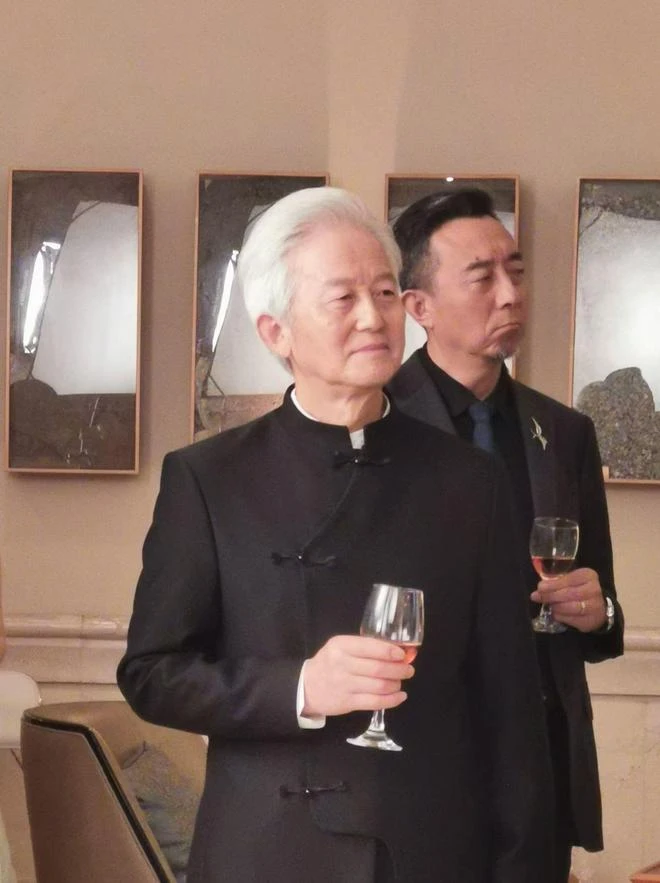 “Tổng tài” phim ngắn thất nghiệp, về quê bán rau mưu sinh vì bị diễn viên AI cướp vai “Tổng tài” phim ngắn thất nghiệp, về quê bán rau mưu sinh vì bị diễn viên AI cướp vai