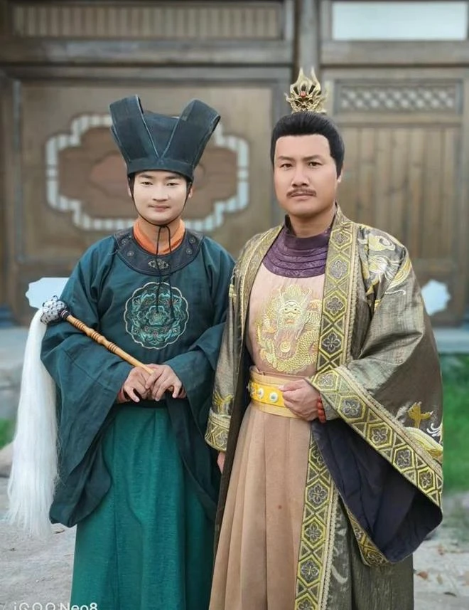 “Tổng tài” phim ngắn thất nghiệp, về quê bán rau mưu sinh vì bị diễn viên AI cướp vai “Tổng tài” phim ngắn thất nghiệp, về quê bán rau mưu sinh vì bị diễn viên AI cướp vai