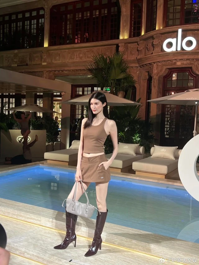 0 điểm nào chê được nàng thơ giấu cả nước sinh con trai cùng chủ tịch nổi tiếng showbiz 0 điểm nào chê được nàng thơ giấu cả nước sinh con trai cùng chủ tịch nổi tiếng showbiz