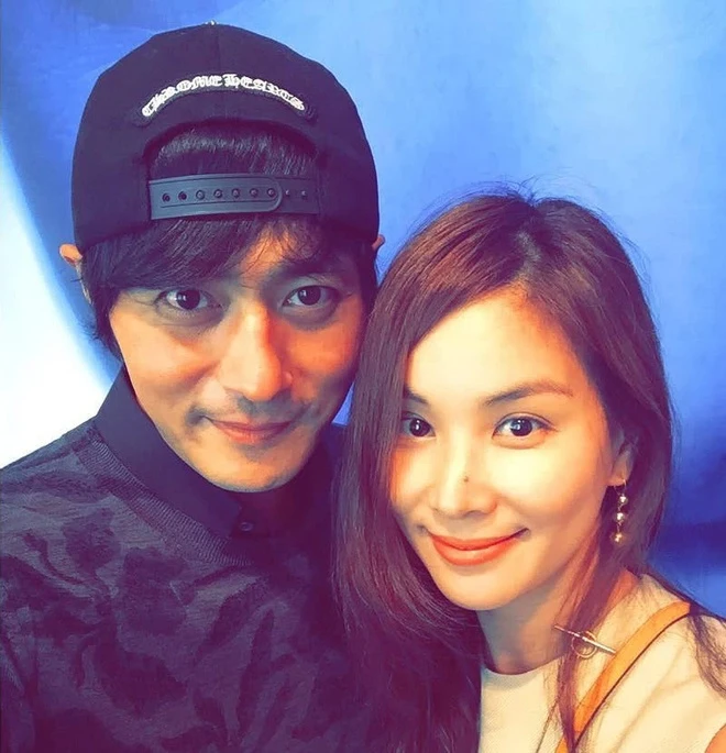 1 sao nam bị lộ 700 tin nhắn thác loạn rúng động showbiz, vợ mỹ nhân vội đưa con chạy sang Mỹ "lánh bão" 1 sao nam bị lộ 700 tin nhắn thác loạn rúng động showbiz, vợ mỹ nhân vội đưa con chạy sang Mỹ "lánh bão"
