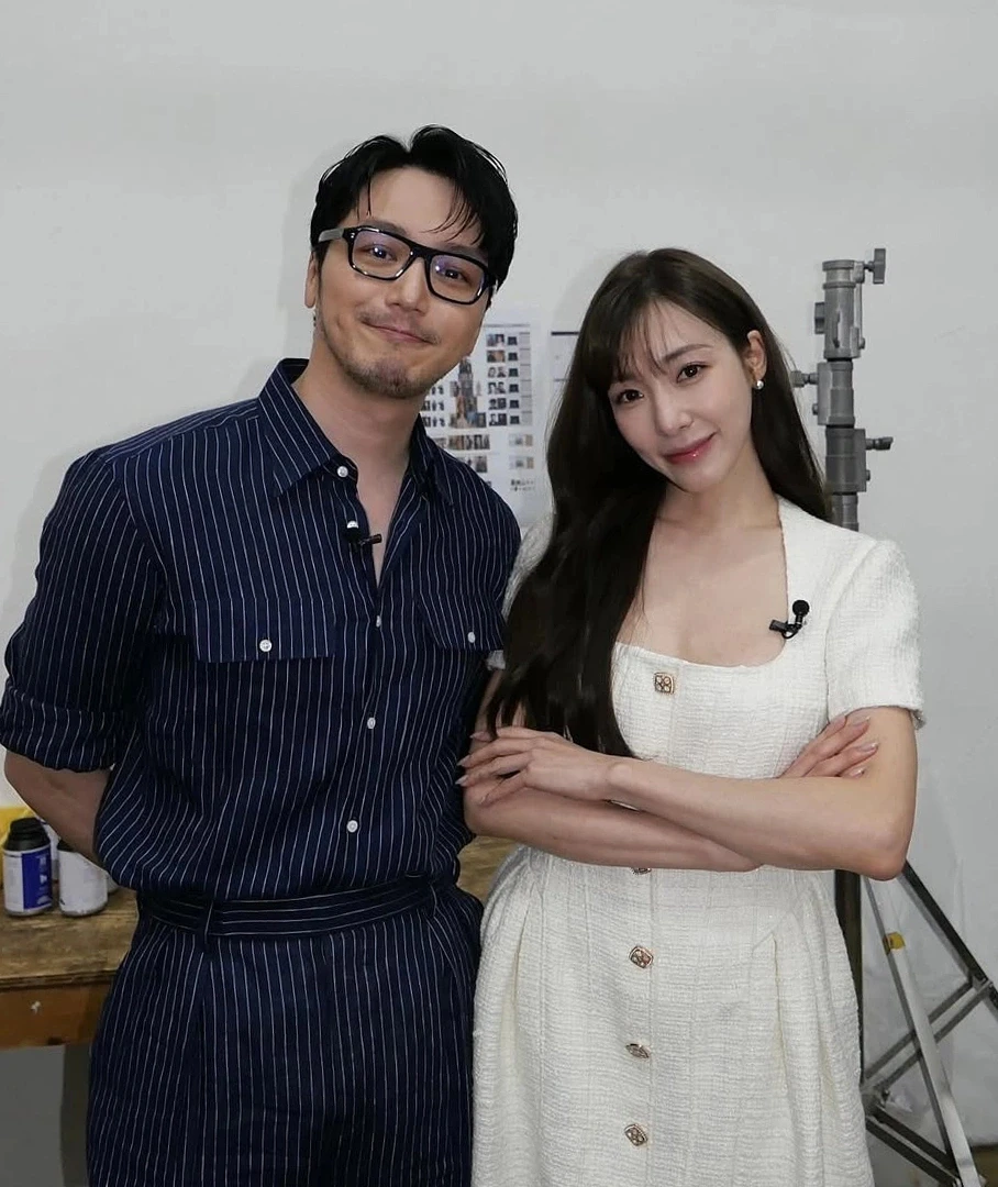 1 thành viên SNSD khóc lóc van xin Tiffany đừng cưới tài tử bị phốt thao túng tâm lý 1 thành viên SNSD khóc lóc van xin Tiffany đừng cưới tài tử bị phốt thao túng tâm lý