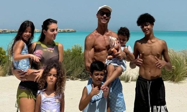 10 năm yêu là cưới: Chuyện tình cổ tích của “Lọ Lem” Georgina và Ronaldo