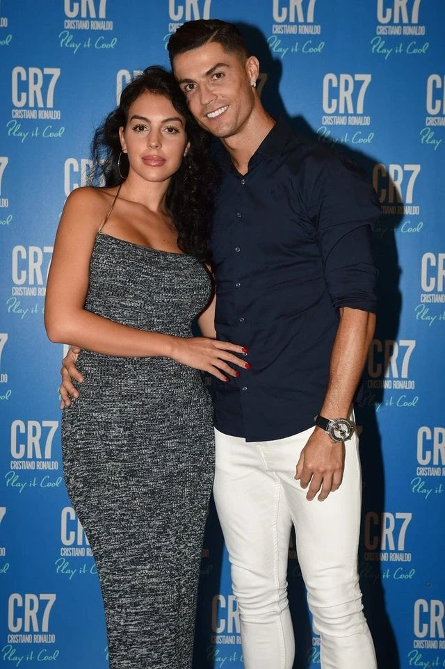 10 năm yêu là cưới: Chuyện tình cổ tích của “Lọ Lem” Georgina và Ronaldo