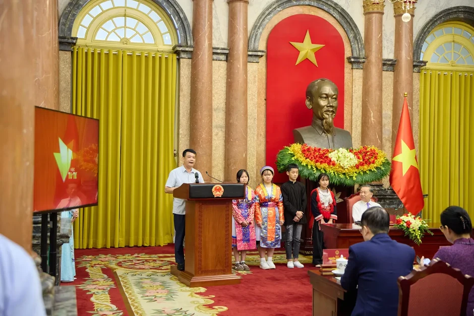100 “trái tim tử tế” hội ngộ tại Phủ Chủ tịch, tiếp tục sứ mệnh lan tỏa những điều tốt đẹp 100 “trái tim tử tế” hội ngộ tại Phủ Chủ tịch, tiếp tục sứ mệnh lan tỏa những điều tốt đẹp