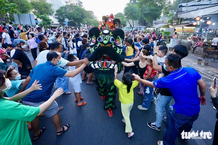 1.200 diễn viên sẽ diễu hành đường phố trong Lễ hội Nguyên tiêu 2026 1.200 diễn viên sẽ diễu hành đường phố trong Lễ hội Nguyên tiêu 2026
