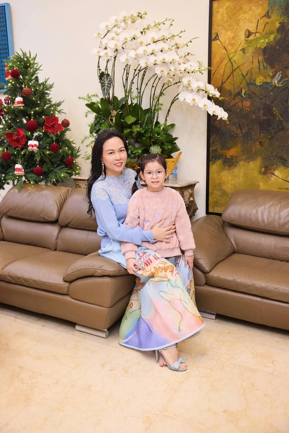 2 con của Quách Ngọc Ngoan: Con trai bảnh bao chiều cao hơn 1,8m, con gái mơ ước được đóng phim cùng bố 2 con của Quách Ngọc Ngoan: Con trai bảnh bao chiều cao hơn 1,8m, con gái mơ ước được đóng phim cùng bố