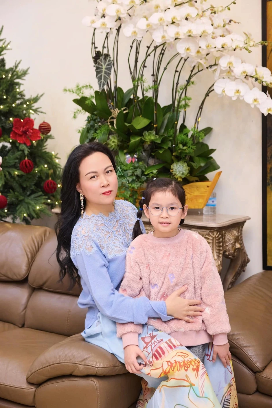 2 con của Quách Ngọc Ngoan: Con trai bảnh bao chiều cao hơn 1,8m, con gái mơ ước được đóng phim cùng bố 2 con của Quách Ngọc Ngoan: Con trai bảnh bao chiều cao hơn 1,8m, con gái mơ ước được đóng phim cùng bố