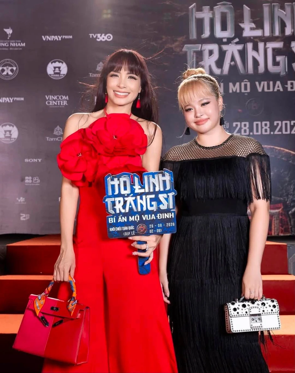 2 con gái siêu mẫu Thúy Hạnh tuổi thiếu nữ: Xinh đẹp nổi bật và được kỳ vọng nối nghiệp mẹ 2 con gái siêu mẫu Thúy Hạnh tuổi thiếu nữ: Xinh đẹp nổi bật và được kỳ vọng nối nghiệp mẹ