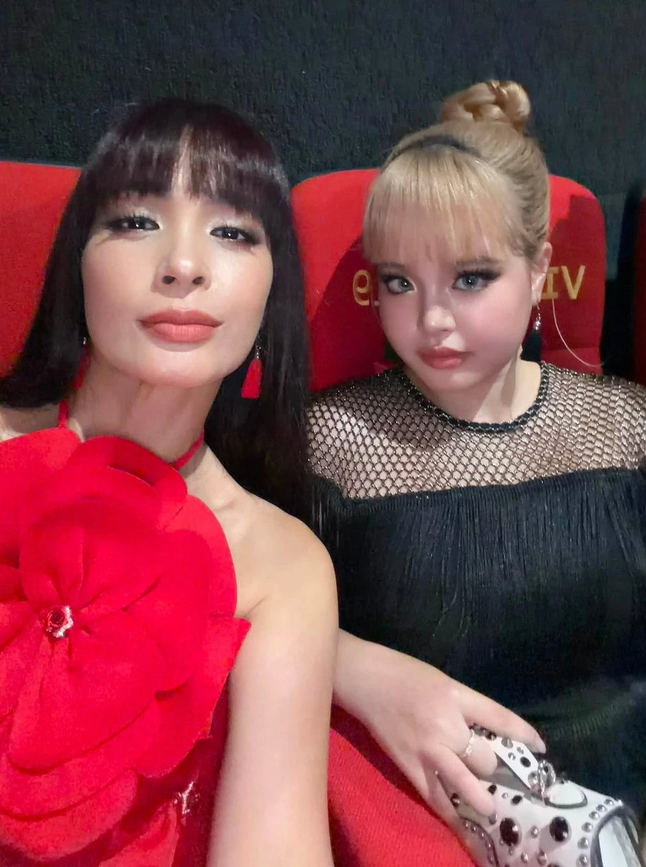 2 con gái siêu mẫu Thúy Hạnh tuổi thiếu nữ: Xinh đẹp nổi bật và được kỳ vọng nối nghiệp mẹ 2 con gái siêu mẫu Thúy Hạnh tuổi thiếu nữ: Xinh đẹp nổi bật và được kỳ vọng nối nghiệp mẹ