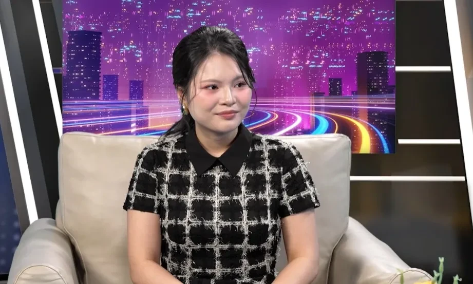 24h nói thật: Người đẹp Giáng Ngọc trải lòng về khủng hoảng tuổi 30 sau 8 năm đi làm 24h nói thật: Người đẹp Giáng Ngọc trải lòng về khủng hoảng tuổi 30 sau 8 năm đi làm