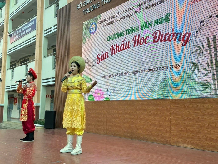 50 suất diễn Sân khấu học đường - đưa nghệ thuật truyền thống đến gần học sinh TP HCM 50 suất diễn Sân khấu học đường - đưa nghệ thuật truyền thống đến gần học sinh TP HCM