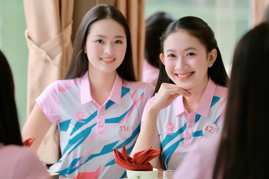 53 cô gái Hoa hậu Việt Nam giữa non nước vịnh Lan Hạ